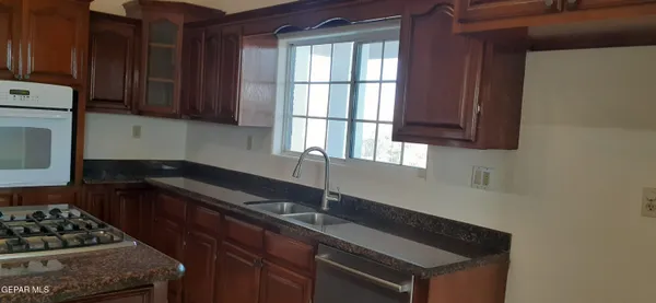 $2,425 | 5466 Buffalo Creek Drive, El Paso, TX 79938
