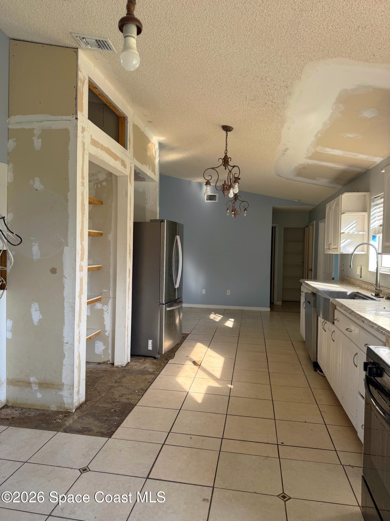 601 Sauders Road Southeast Palm Bay, FL 32909 - Photo 7 of 26 IMG_1585