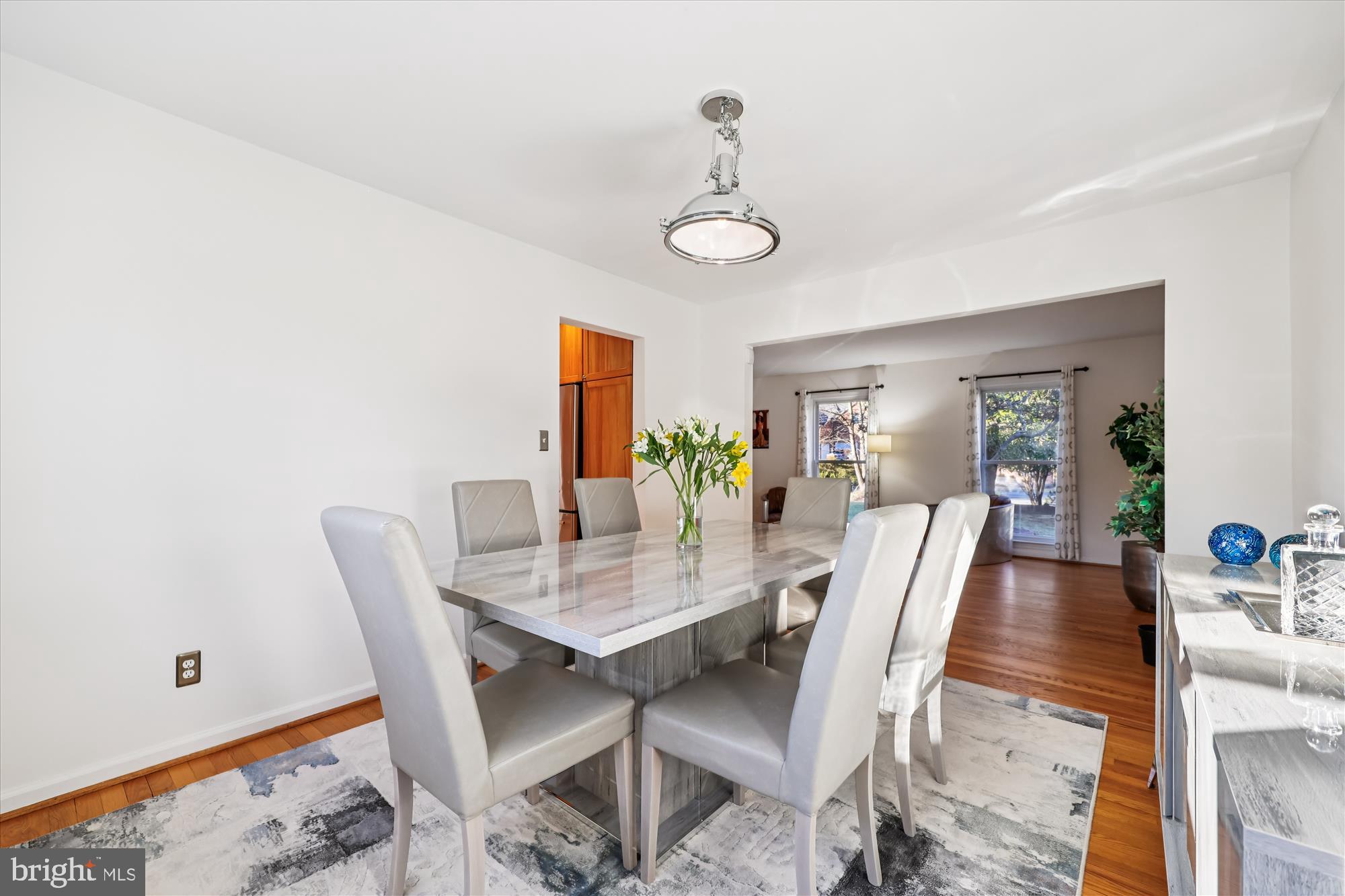 9304 Bells Mill Road Potomac, MD 20854 - Photo 16 of 74 Contemporary Home w/Dining Room