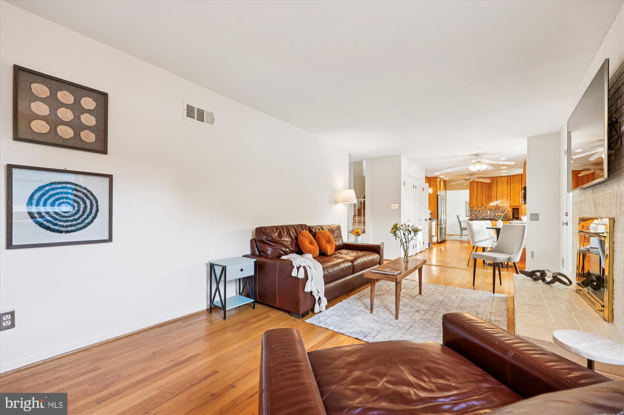 9304 Bells Mill Road Potomac, MD 20854 - Photo 25 of 74 Family Room