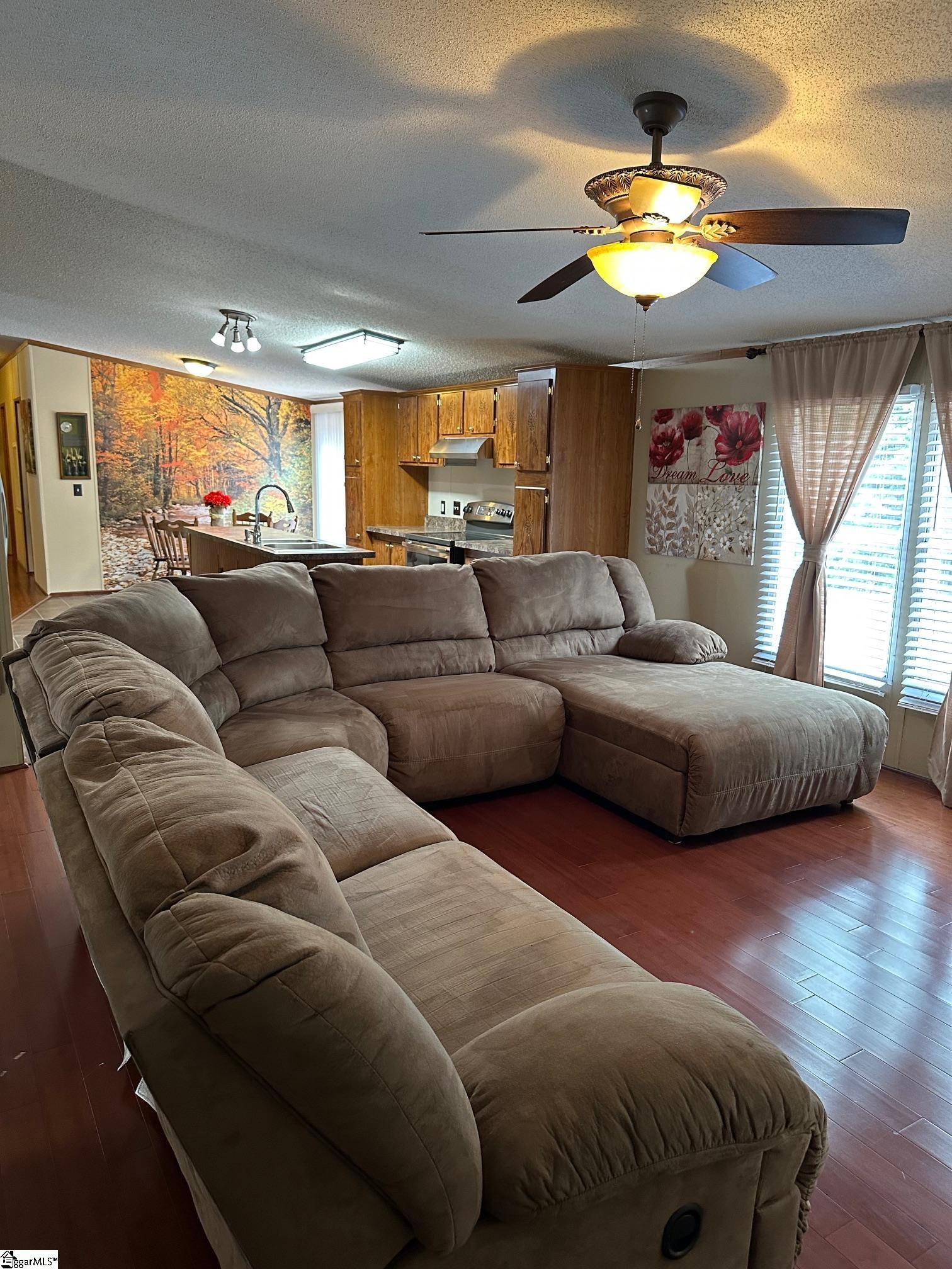 207 Elijah Simmons Road Woodruff, SC 29388 - Photo 9 of 33