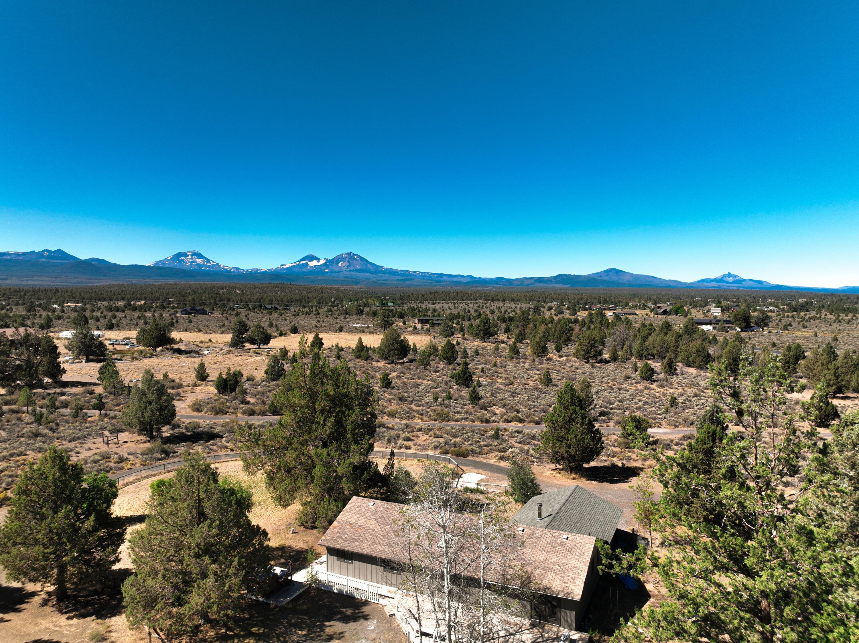 17845 Plainview Road Bend, OR 97703 - Photo 28 of 41 Cascade Mountain Views