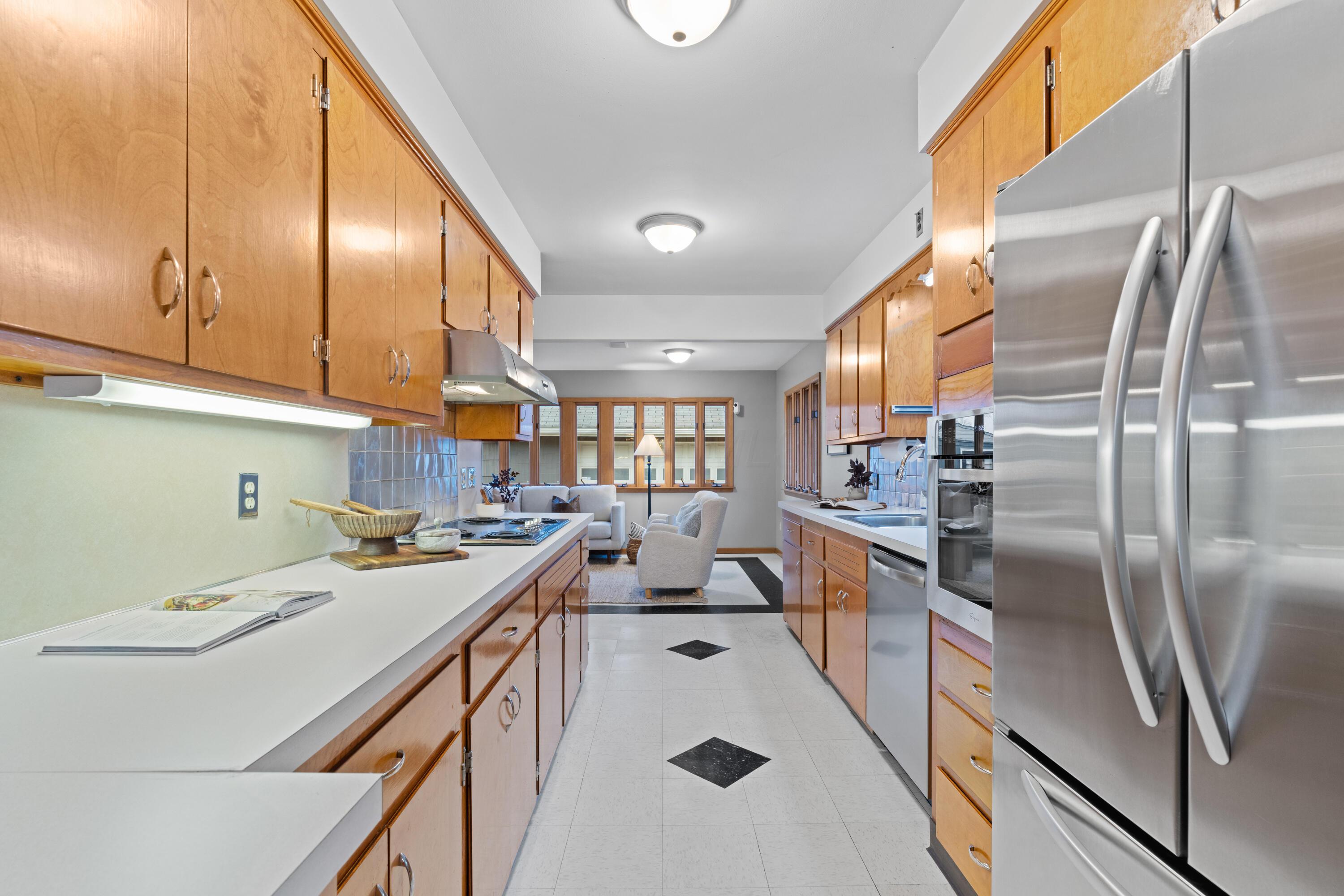 2676 Nottingham Road Columbus, OH 43221 - Photo 19 of 47 Kitchen