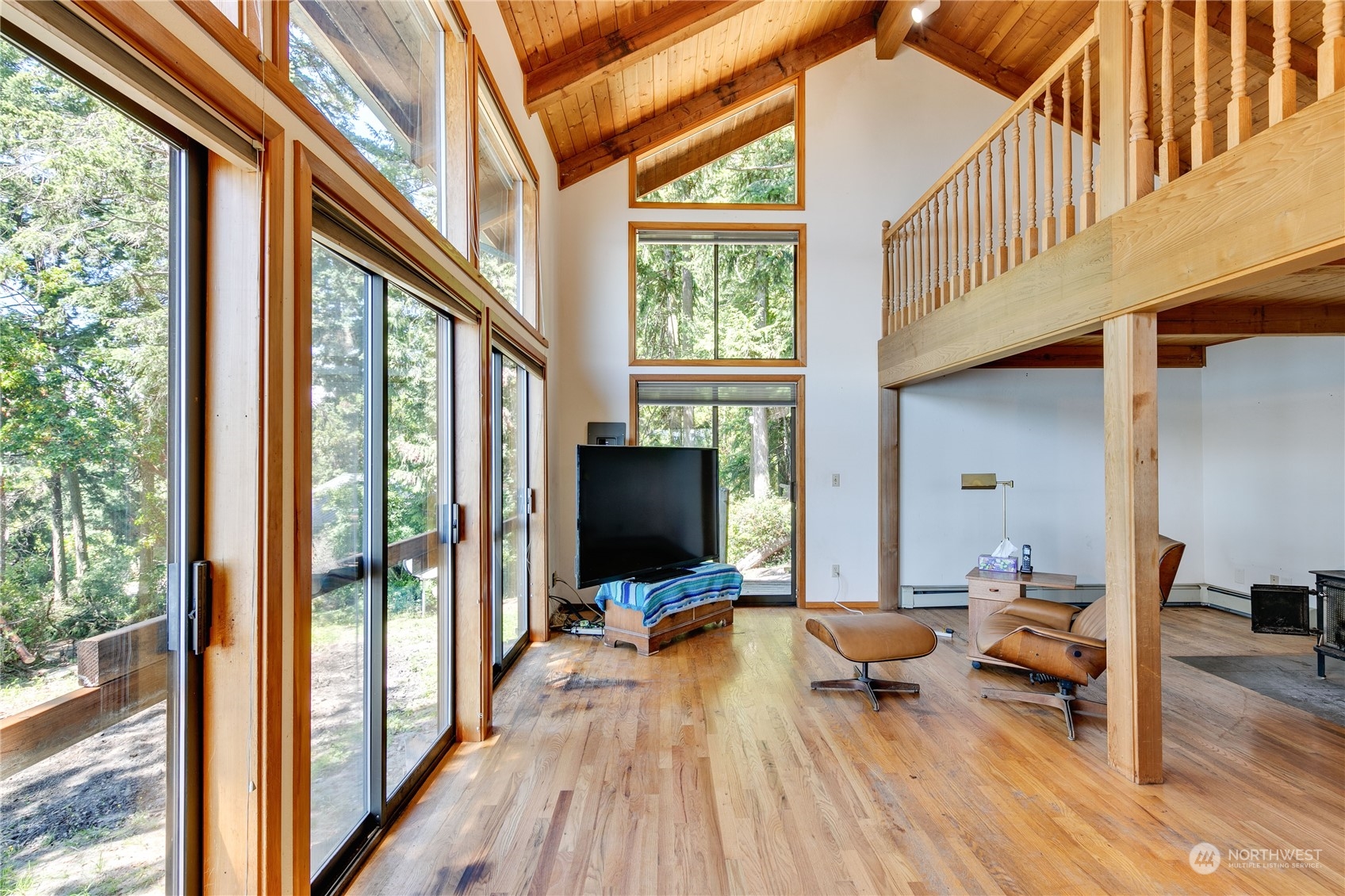 211 Madrona Road Nordland, WA 98358 - Photo 4 of 39 Gallery Image 4