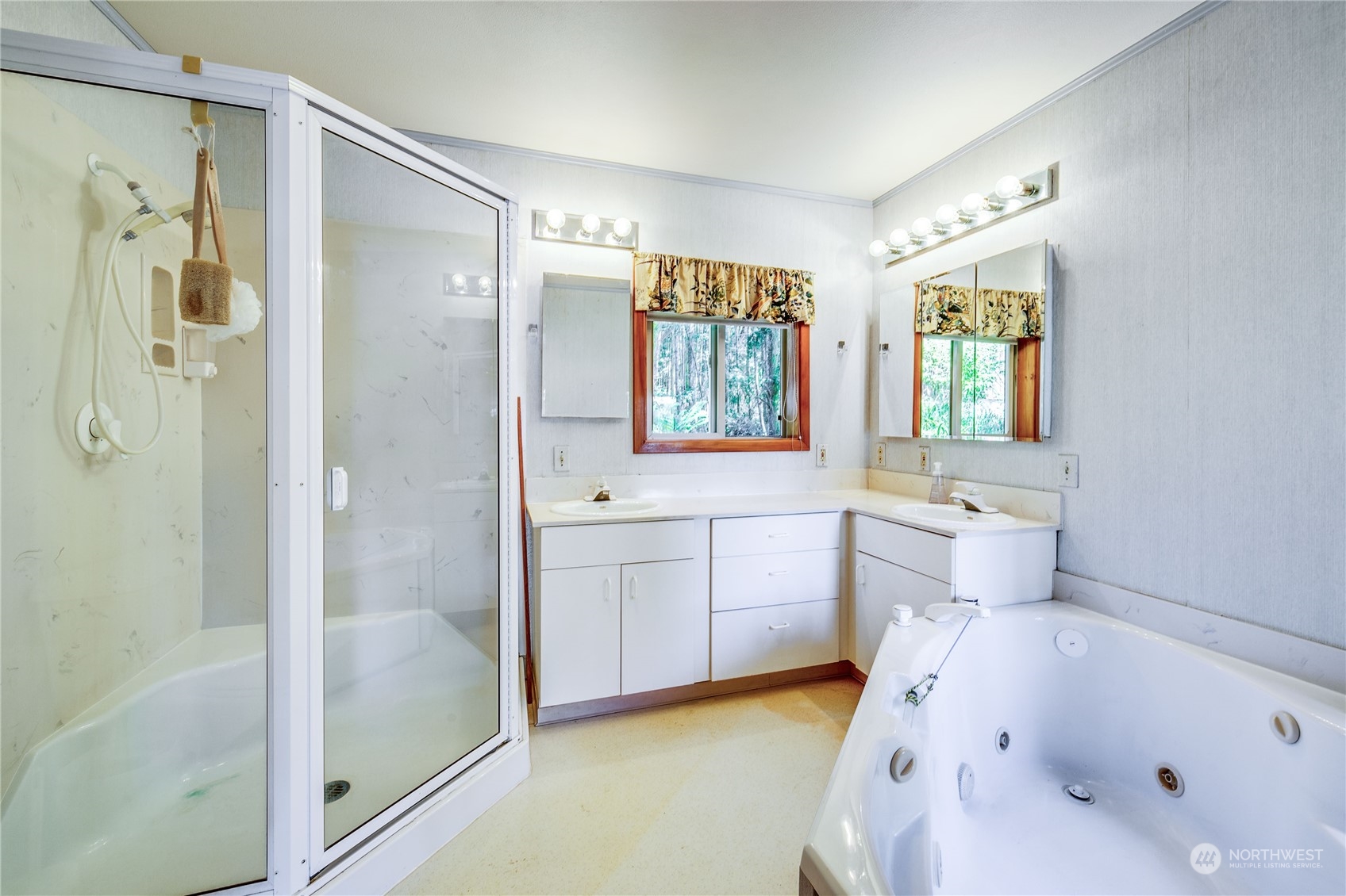 211 Madrona Road Nordland, WA 98358 - Photo 8 of 39 Gallery Image 8