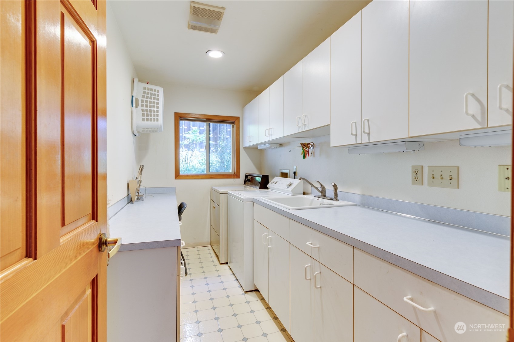 211 Madrona Road Nordland, WA 98358 - Photo 9 of 39 Gallery Image 9