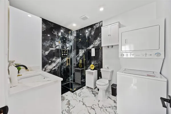 $2,000 | 4208 Clay Street, Unit C, Houston, TX 77023