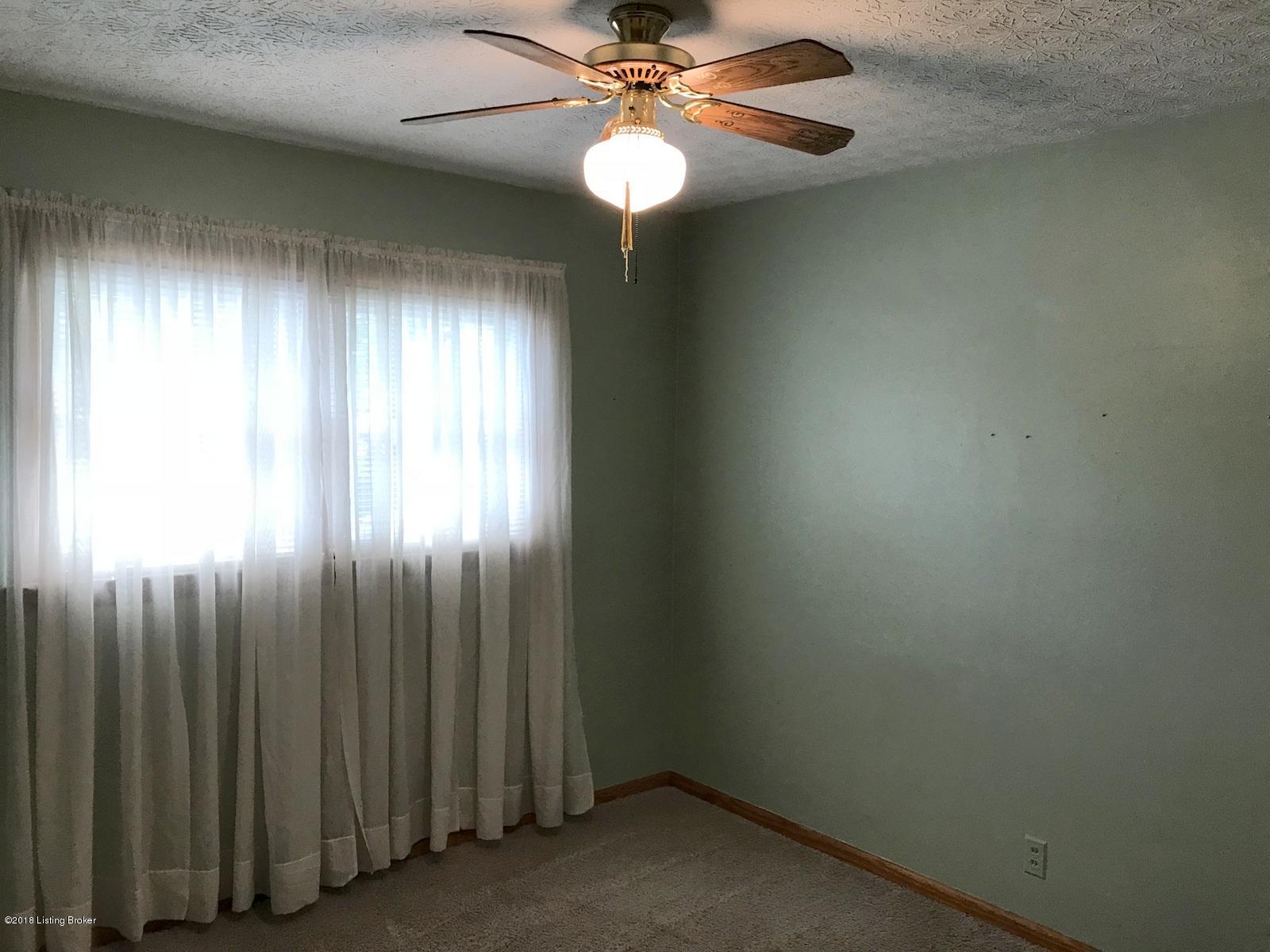 5323 Layne Road Louisville, KY 40219 - Photo 24 of 36 IMG_3142