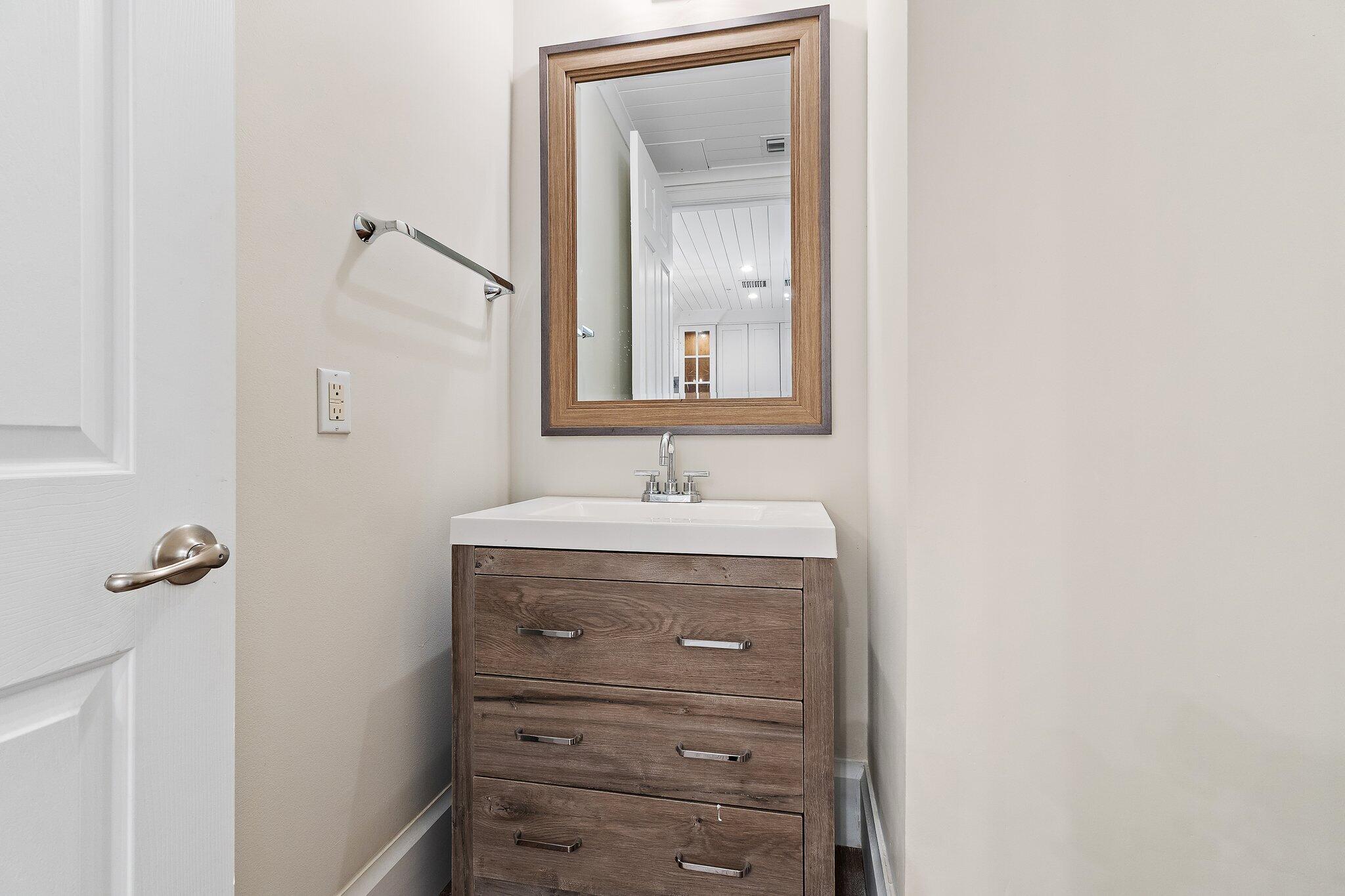 2715 Ravella Way Palm Beach Gardens, FL 33410 - Photo 16 of 51 Powder room
