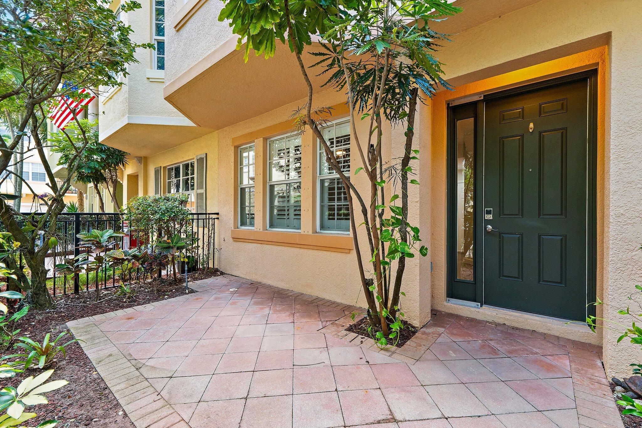 2715 Ravella Way Palm Beach Gardens, FL 33410 - Photo 6 of 51 035-2715RavellaWay-PalmBeachGardens-SMAL