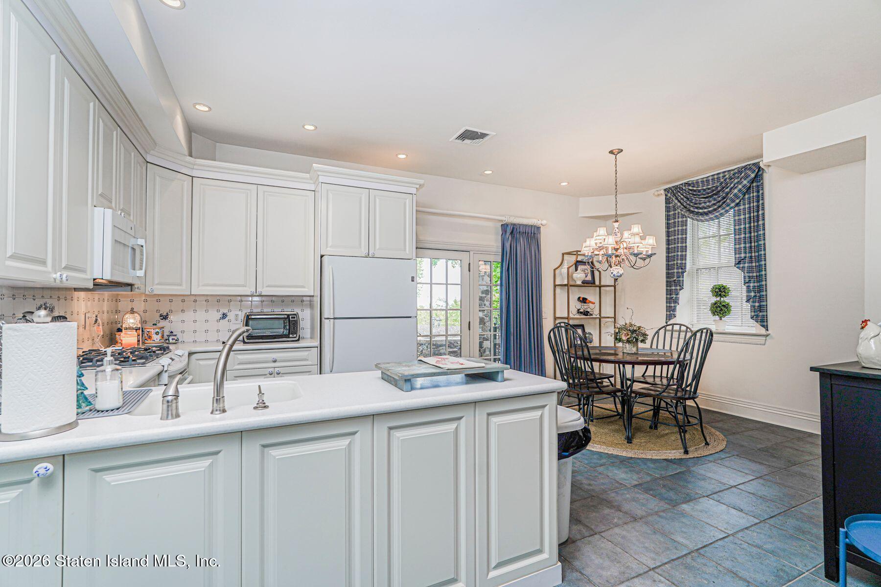 125 Benedict Road Staten Island, NY 10304 - Photo 76 of 96 suite kit 2