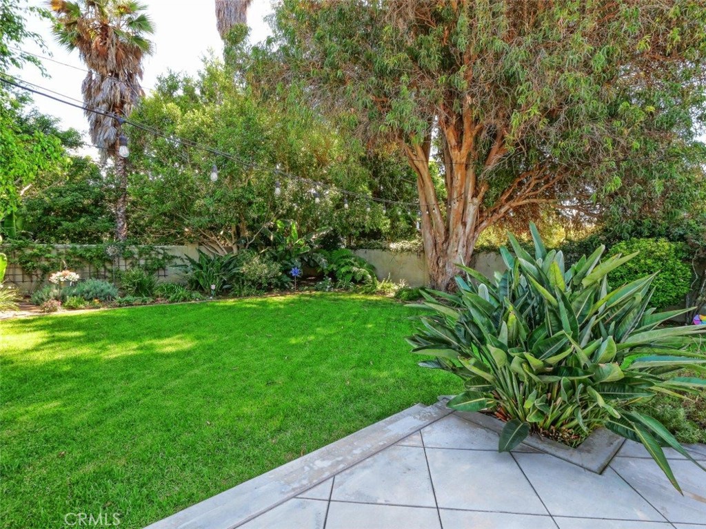 2804 Vail Avenue Redondo Beach, CA 90278 - Photo 29 of 29 a backyard of a house with lots of green space