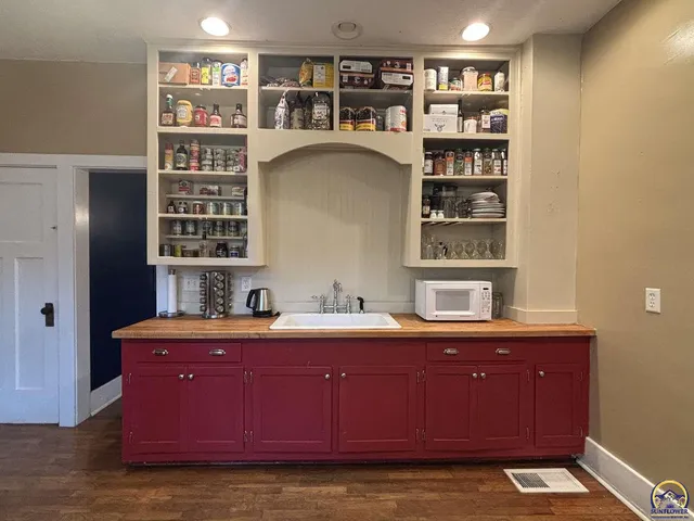 $135,000 | 603 Cottonwood Street, Strong City, KS 66869