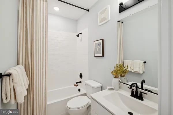 $611,999 | 14956 Deco Circle, Chantilly, VA 20151