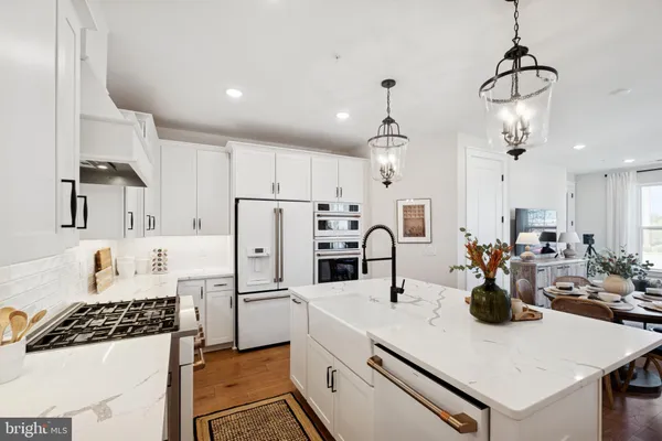 $611,999 | 14956 Deco Circle, Chantilly, VA 20151