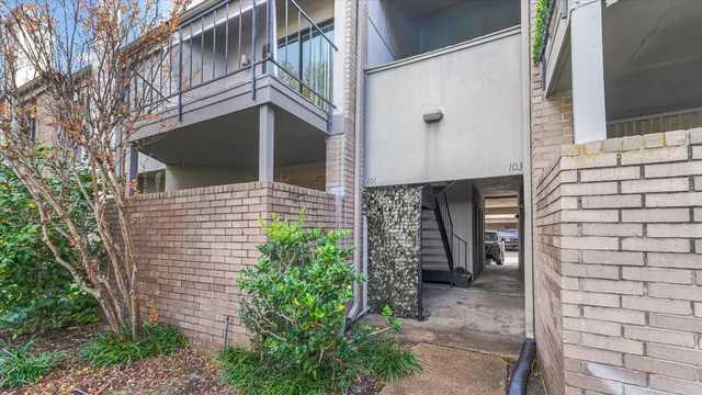 $1,595 | 10811 Richmond Avenue, Unit 101, Houston, TX 77042