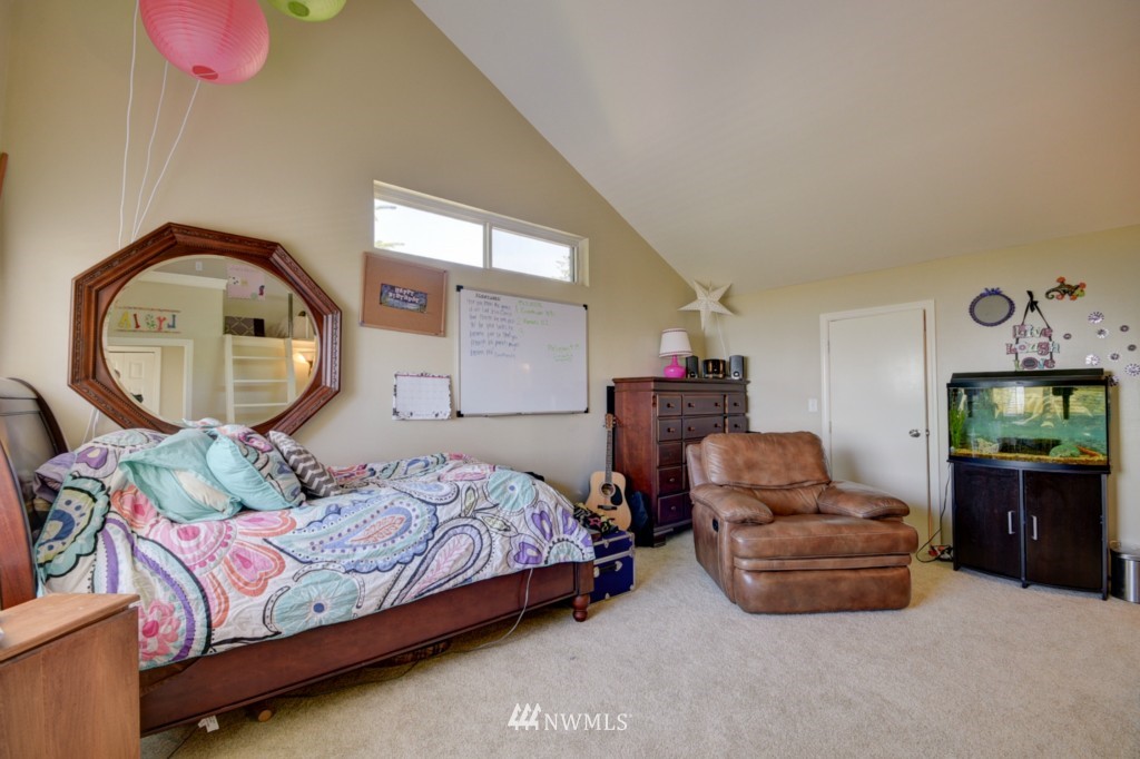 2137 West Beach Road Oak Harbor, WA 98277 - Photo 11 of 25 Gallery Image 11