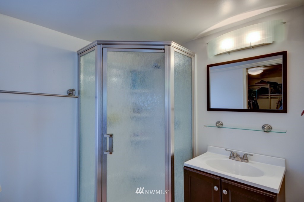 2137 West Beach Road Oak Harbor, WA 98277 - Photo 14 of 25 Gallery Image 14