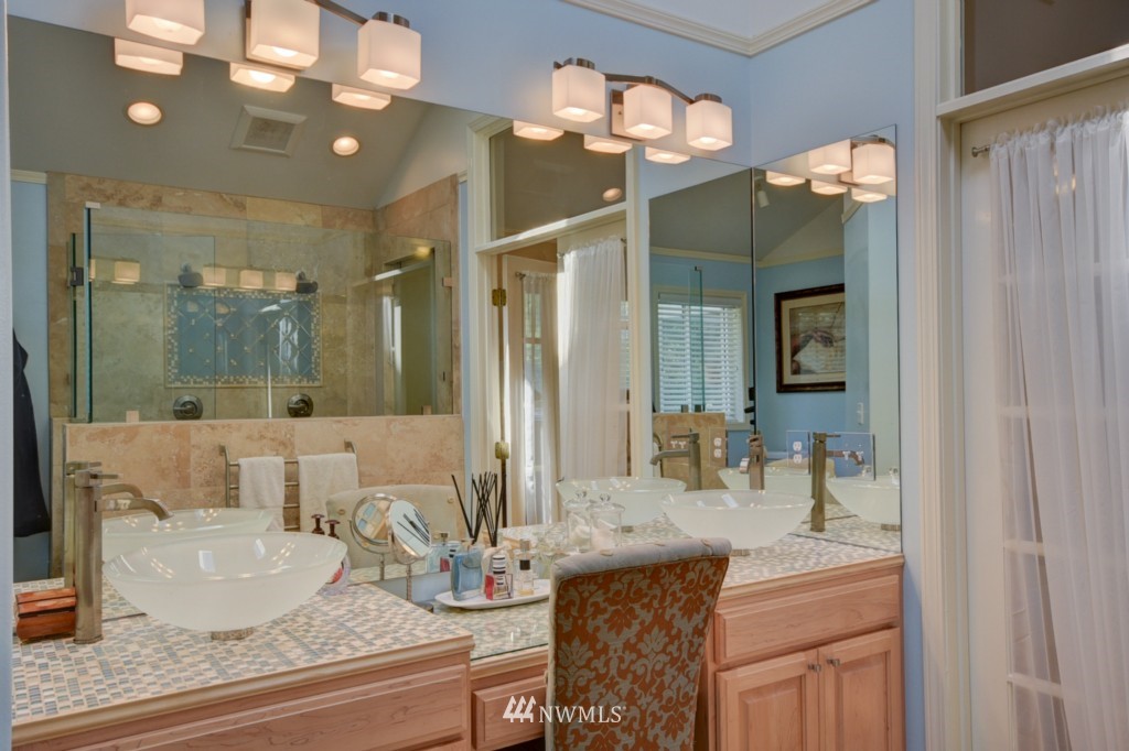 2137 West Beach Road Oak Harbor, WA 98277 - Photo 18 of 25 Gallery Image 18
