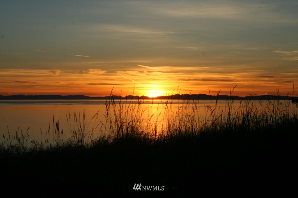 2137 West Beach Road Oak Harbor, WA 98277 - Photo 23 of 25 Gallery Image 23