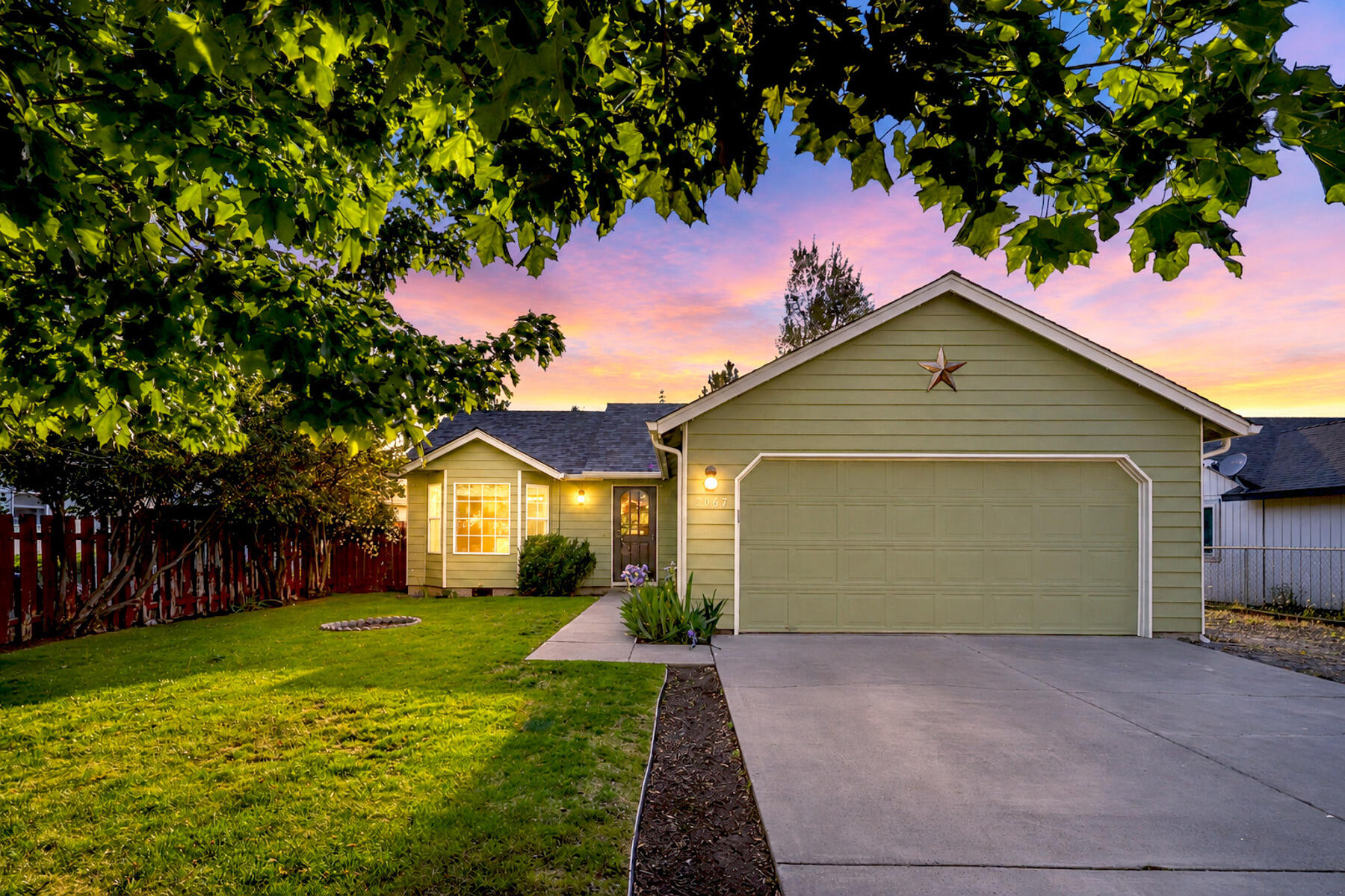 2067 Southwest 30th Street Redmond, OR 97756 - Photo 1 of 59 1_chatgpt image may 9, 2026, 10_56_57 am