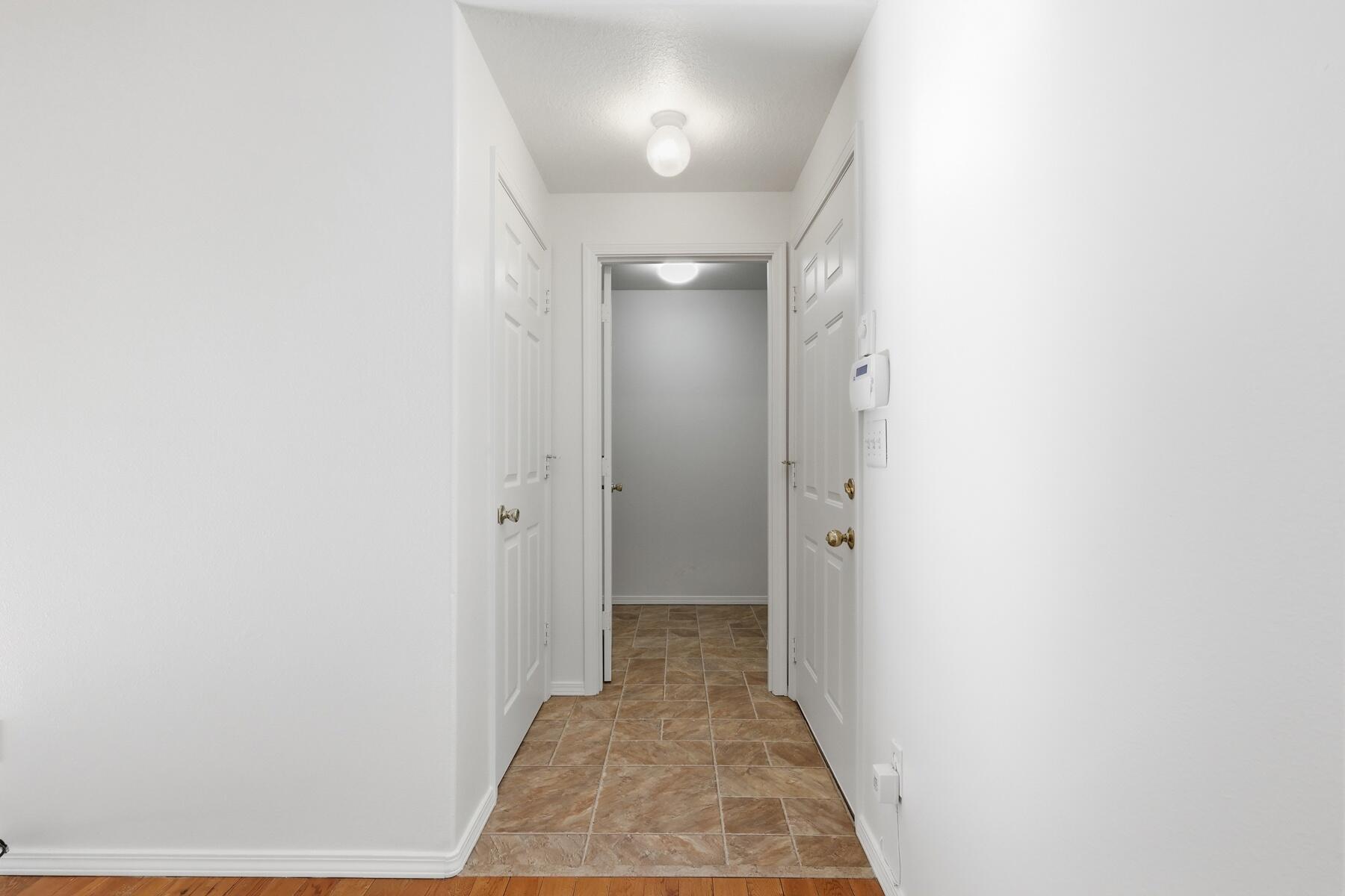 2067 Southwest 30th Street Redmond, OR 97756 - Photo 10 of 59 11_imentrance