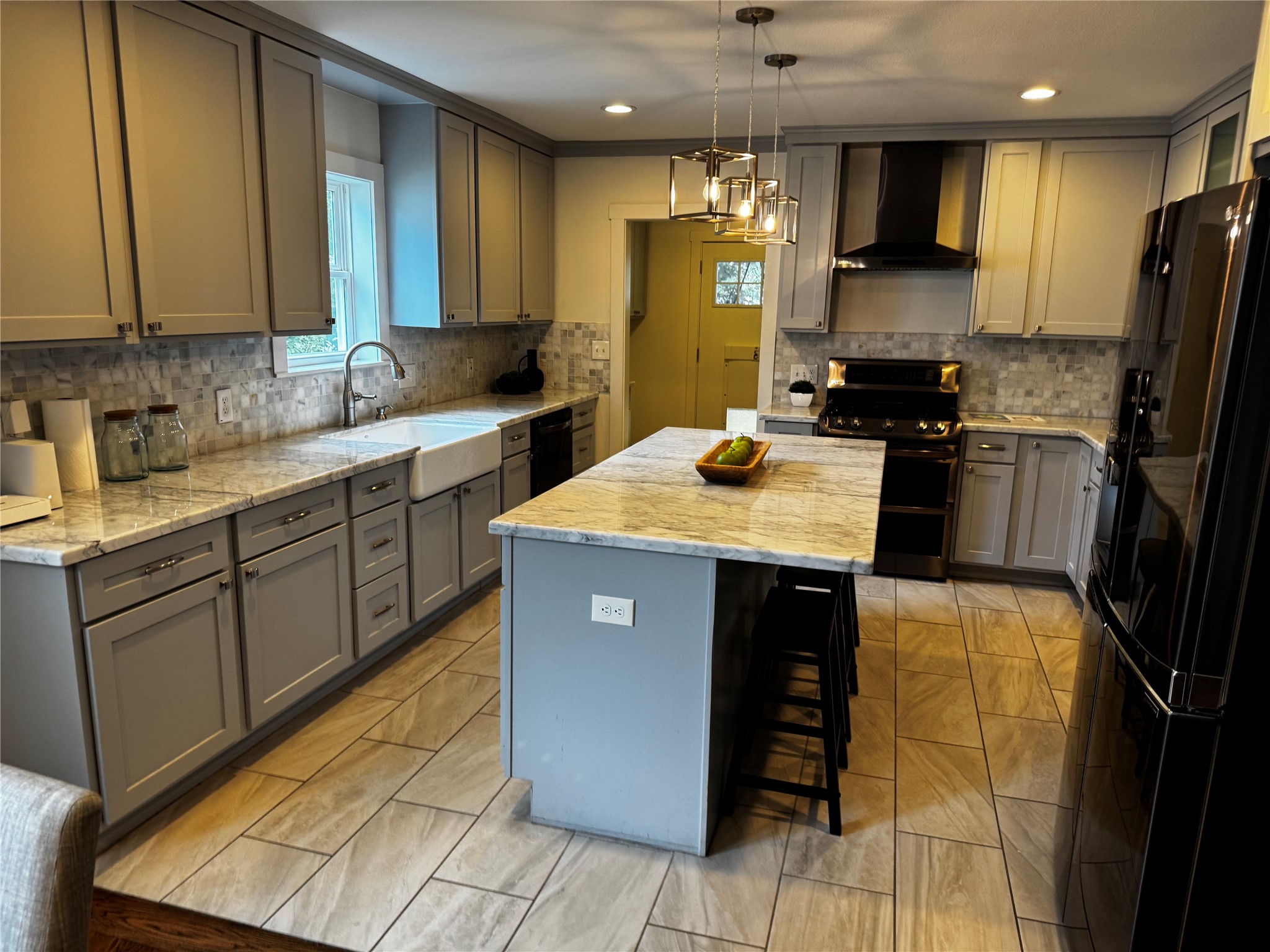 903 English Street Houston, TX 77009 - Photo 3 of 6