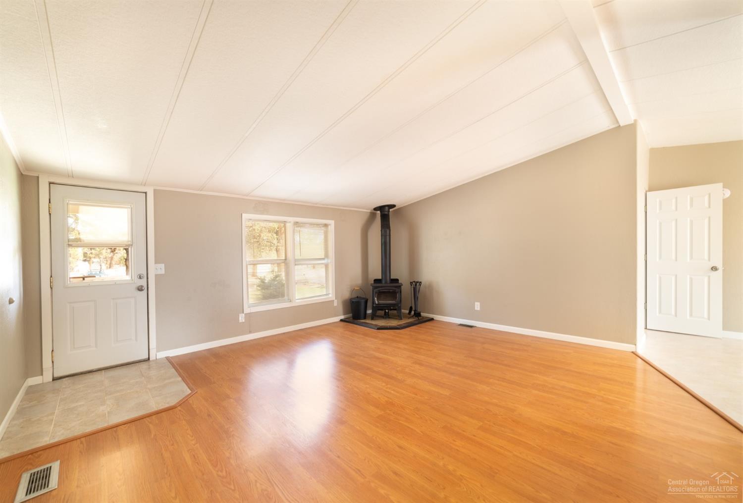 17387 Kent Road Sisters, OR 97759 - Photo 5 of 25 Additional Photo