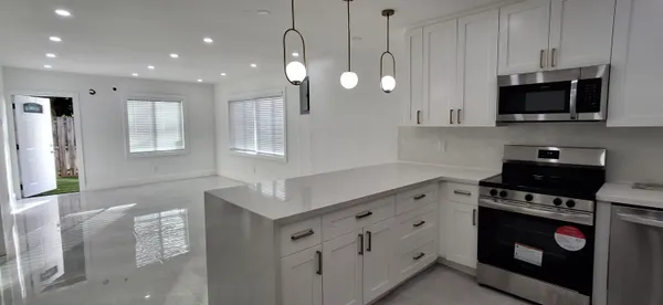 $2,500 | 1534 Van Buren Street, Unit R, Hollywood, FL 33020