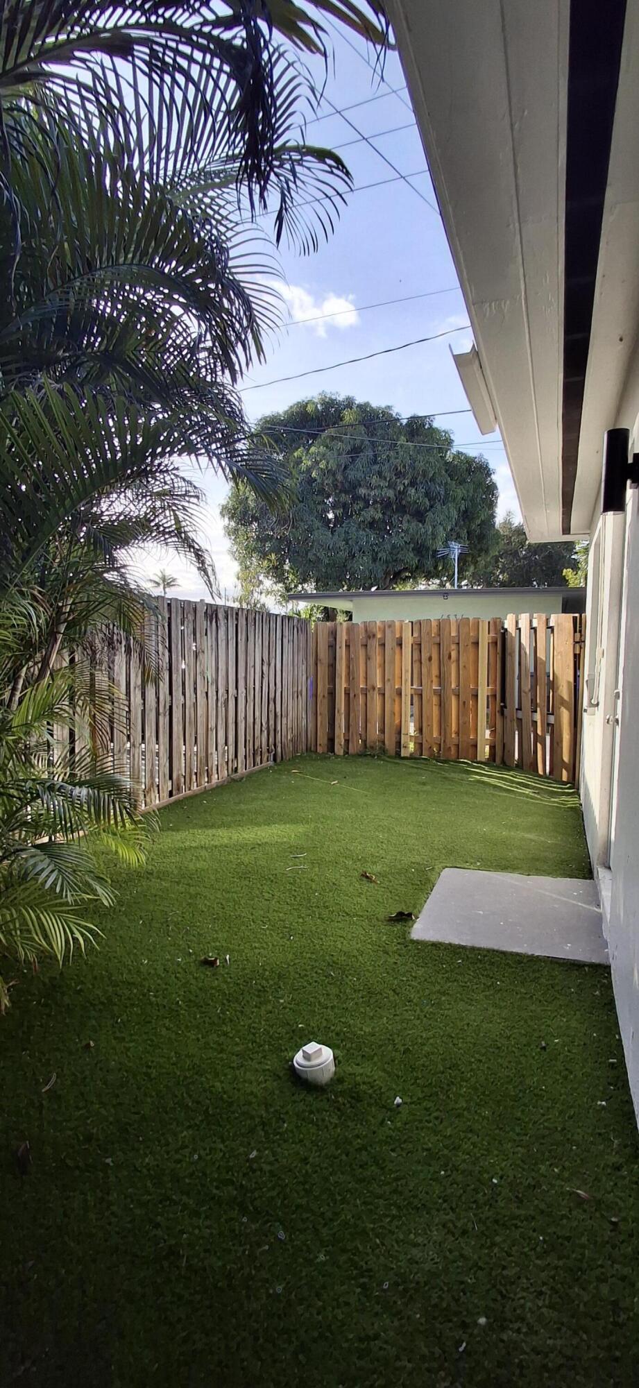 1534 Van Buren Street, Unit R Hollywood, FL 33020 - Photo 15 of 20 1000139316