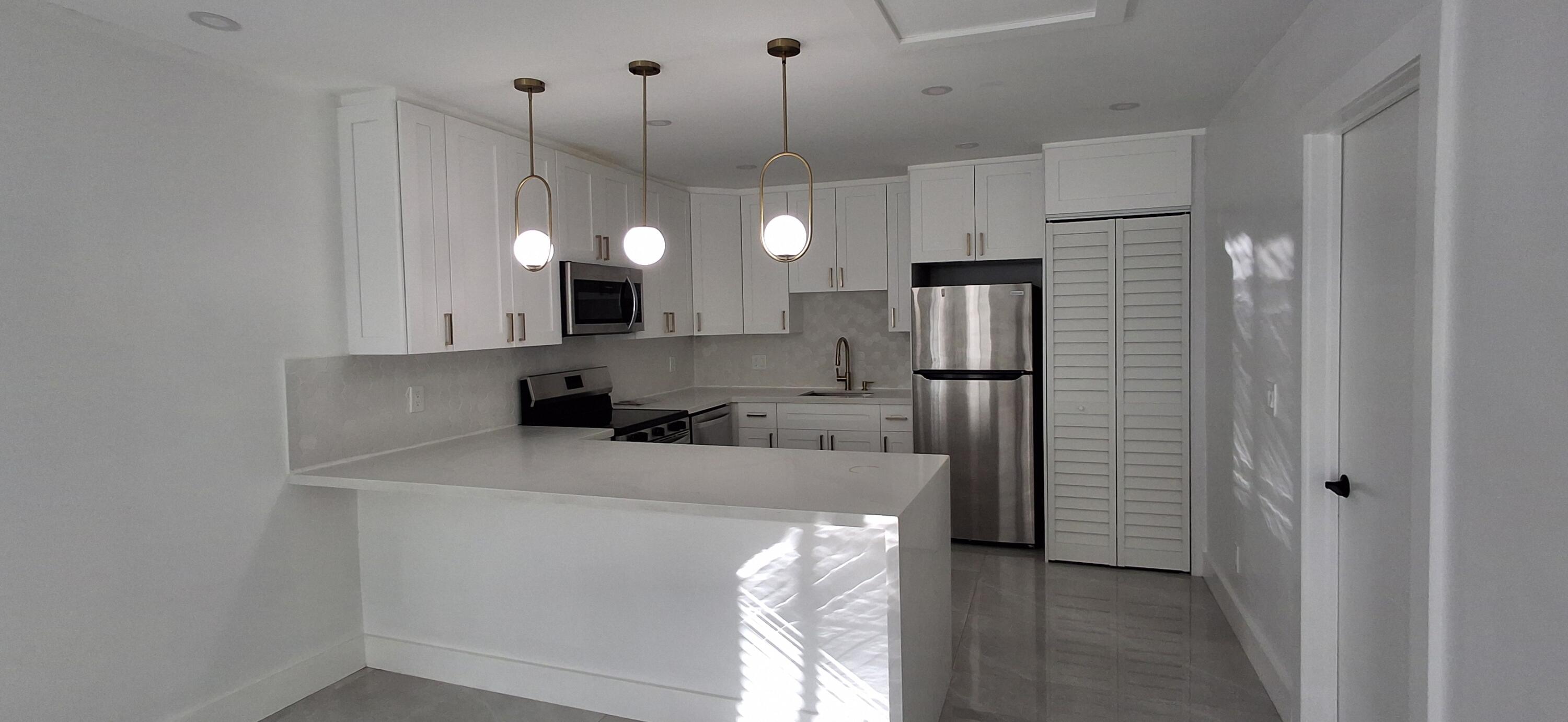 1534 Van Buren Street, Unit R Hollywood, FL 33020 - Photo 16 of 20 1000139317