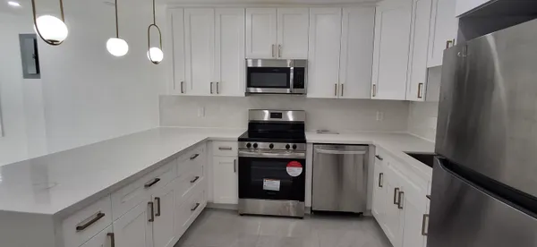 $2,500 | 1534 Van Buren Street, Unit R, Hollywood, FL 33020