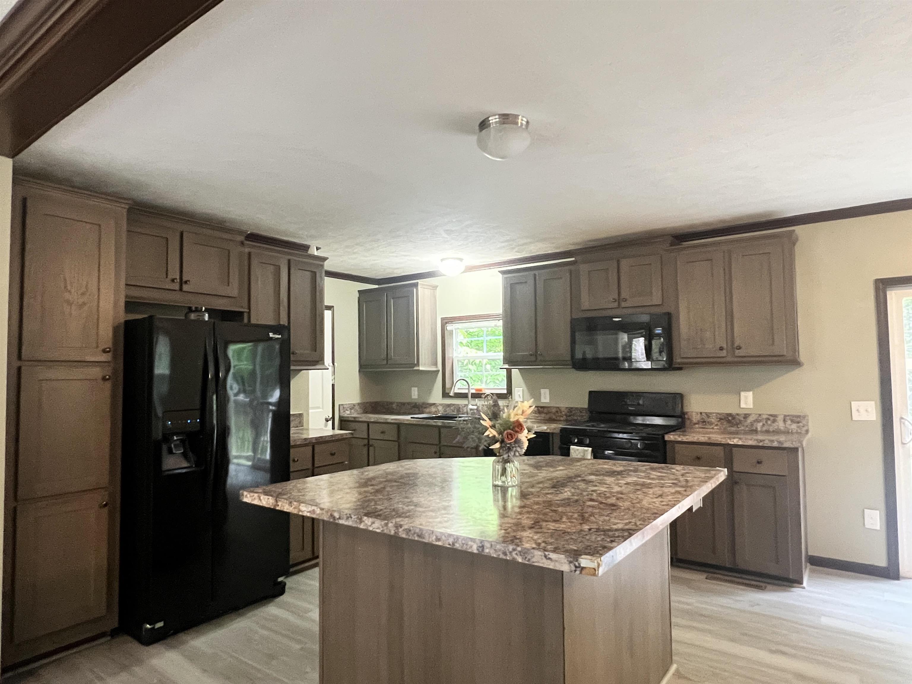 123 Cross Road Deering, NH 03244 - Photo 4 of 24 Gallery Image 4