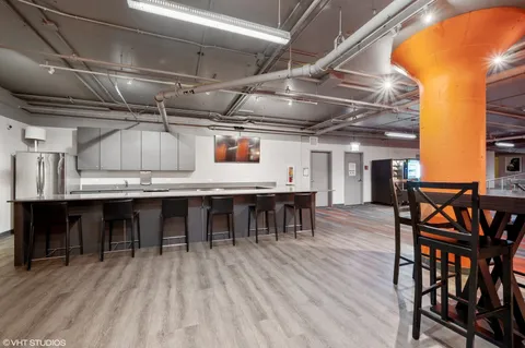 $449,000 | 565 West Quincy Street, Unit 1708, Chicago, IL 60661
