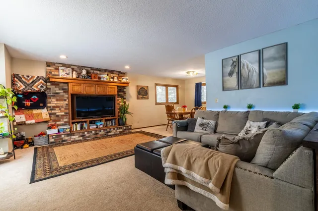 $240,000 | 905 Marshall Avenue, Henning, MN 56551