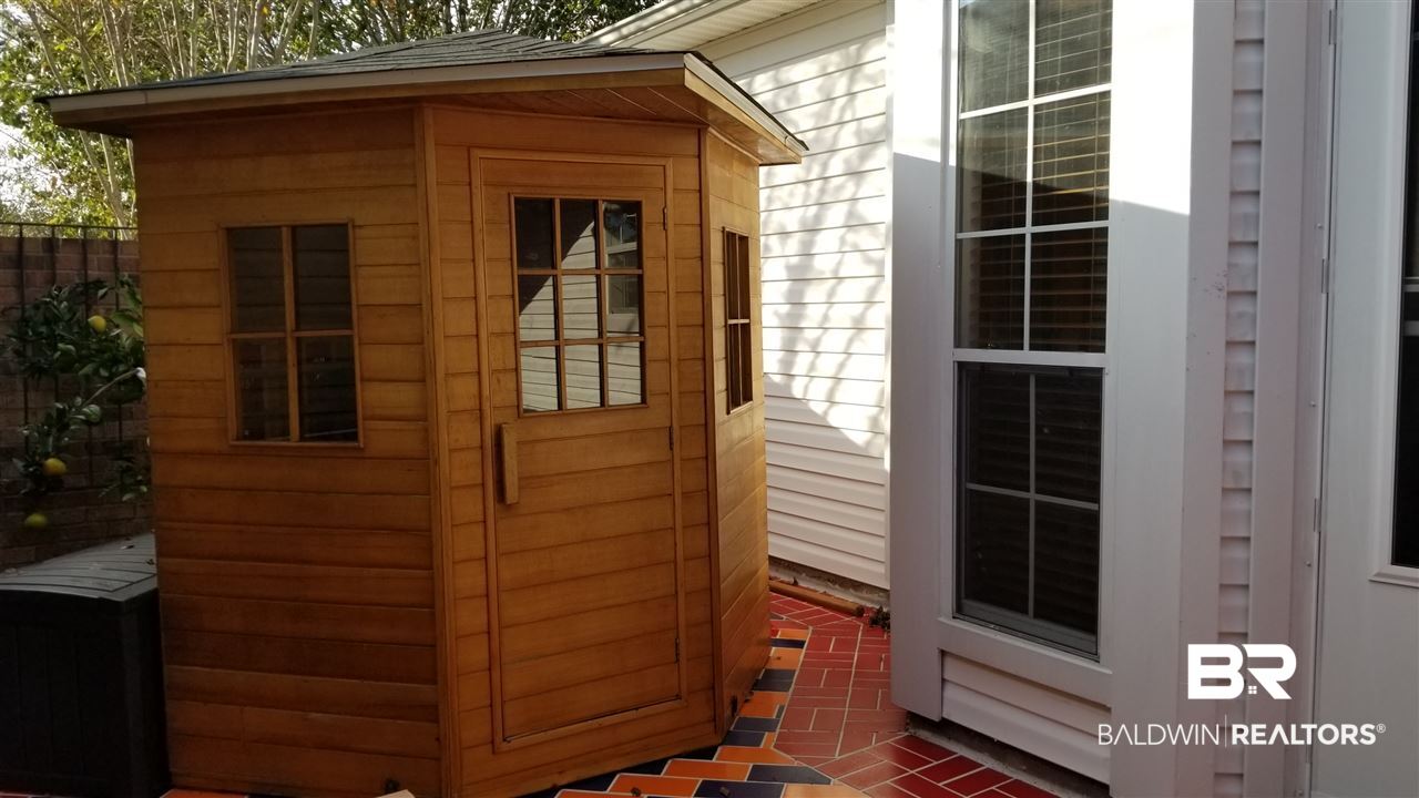 41 Cottage Drive Fairhope, AL 36532 - Photo 16 of 17 Sauna in private courtyard