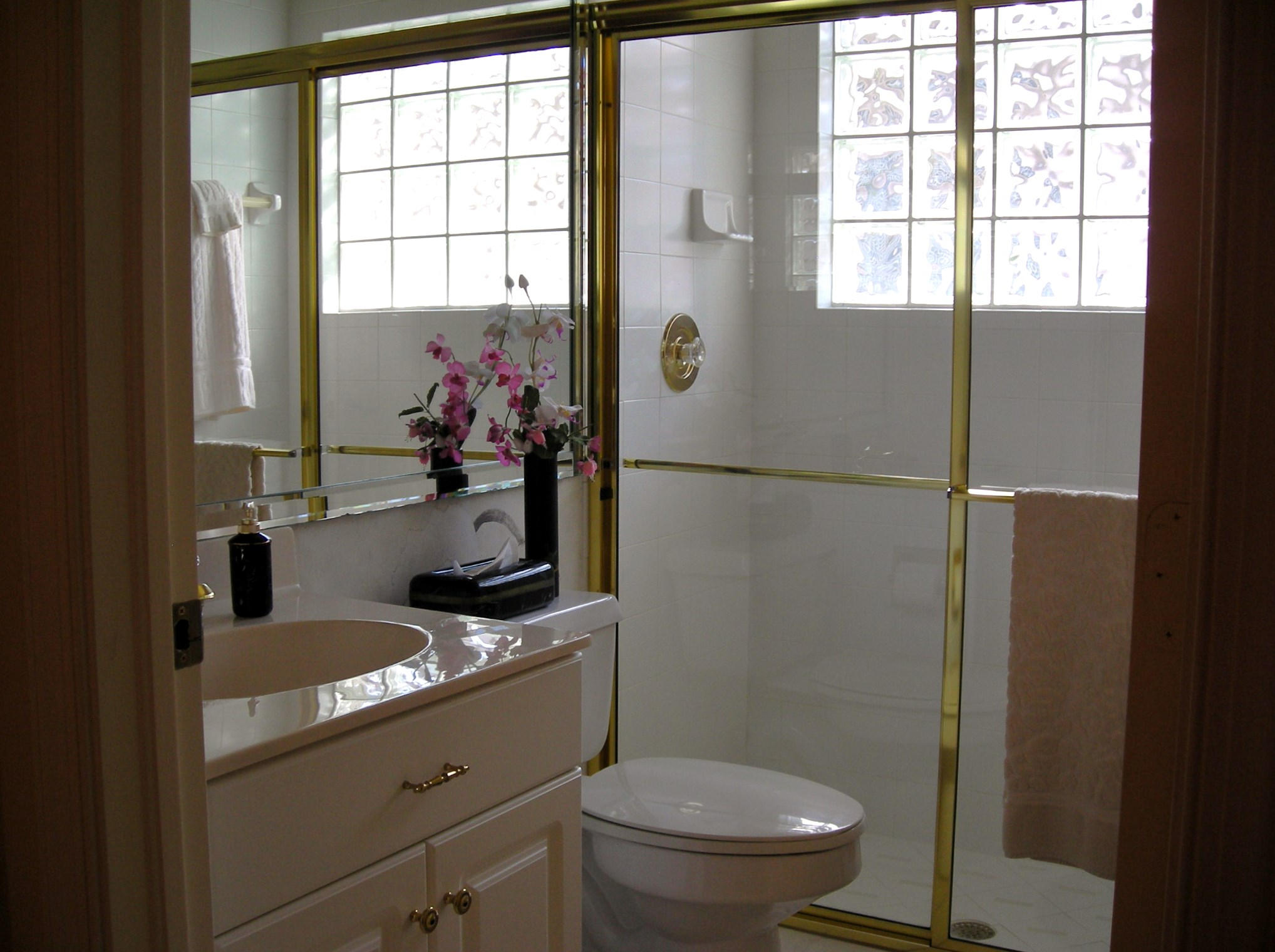 6549 Sun River Road Boynton Beach, FL 33437 - Photo 15 of 20 Guest Bath
