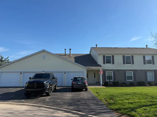 $249,000 | 681 Thorntree Court, Unit A1, Bartlett, IL 60103