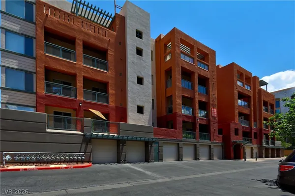 $1,575 | 47 East Agate Avenue, Unit 405, Las Vegas, NV 89123