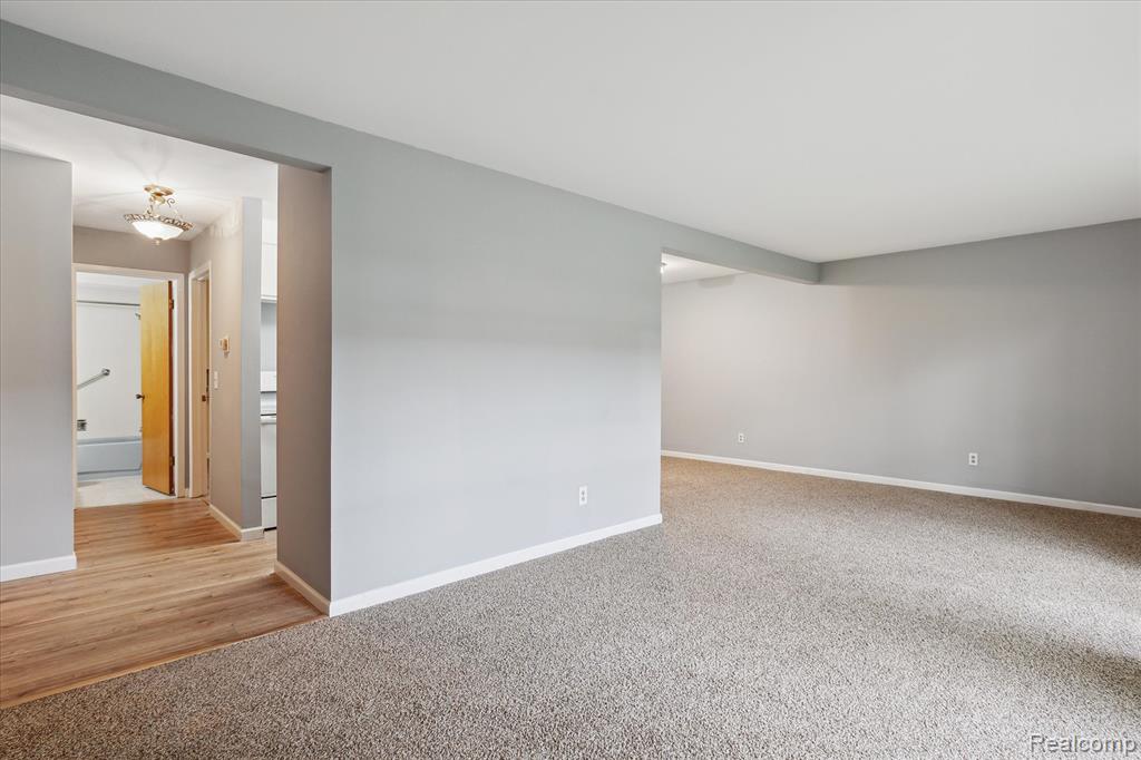 1199 South Sheldon Road, Unit K76 Plymouth, MI 48170 - Photo 6 of 29