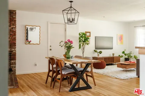 $985,000 | 11530 Swinton Avenue, Granada Hills, CA 91344