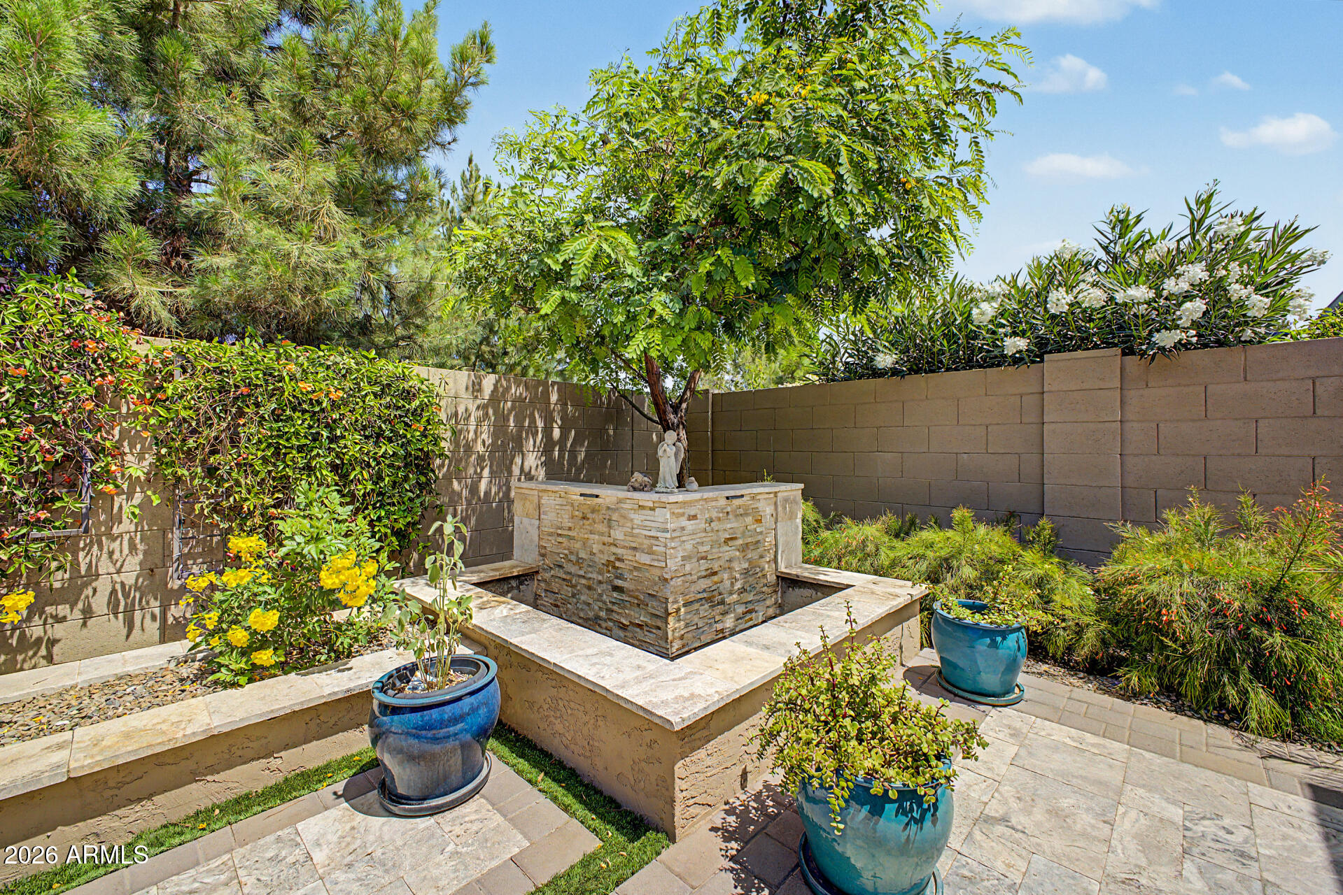 3560 East Appaloosa Road Gilbert, AZ 85296 - Photo 28 of 32 a view of a garden with plants