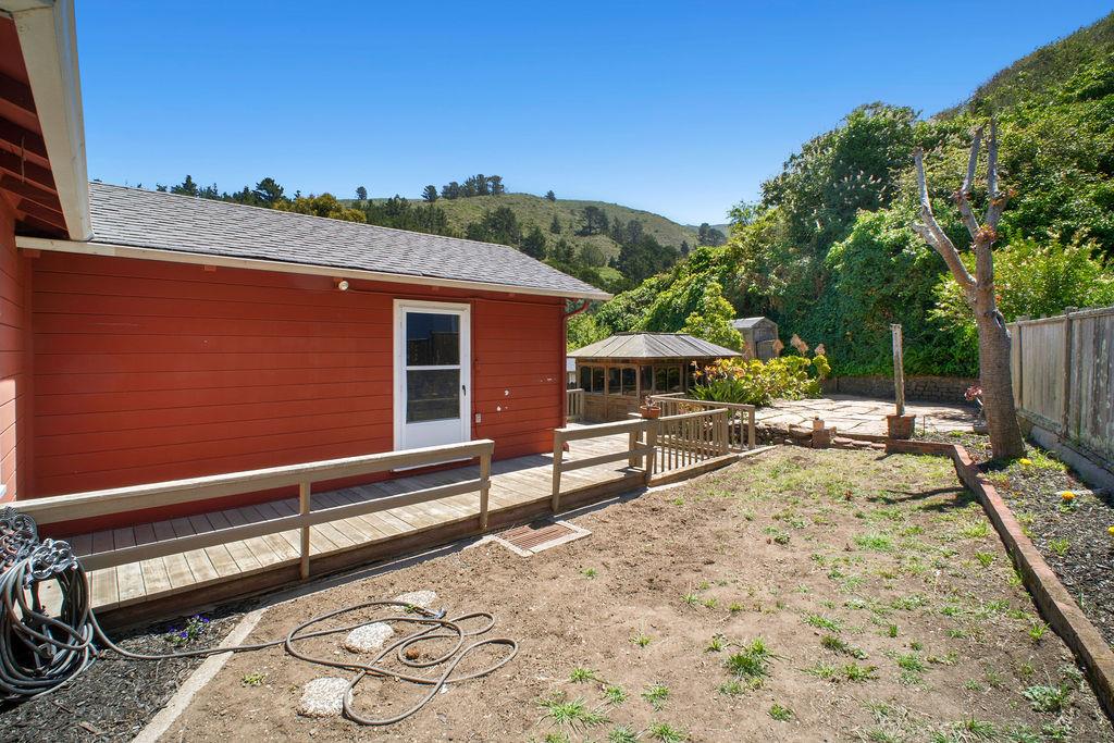 235 Modoc Place Pacifica, CA 94044 - Photo 8 of 38