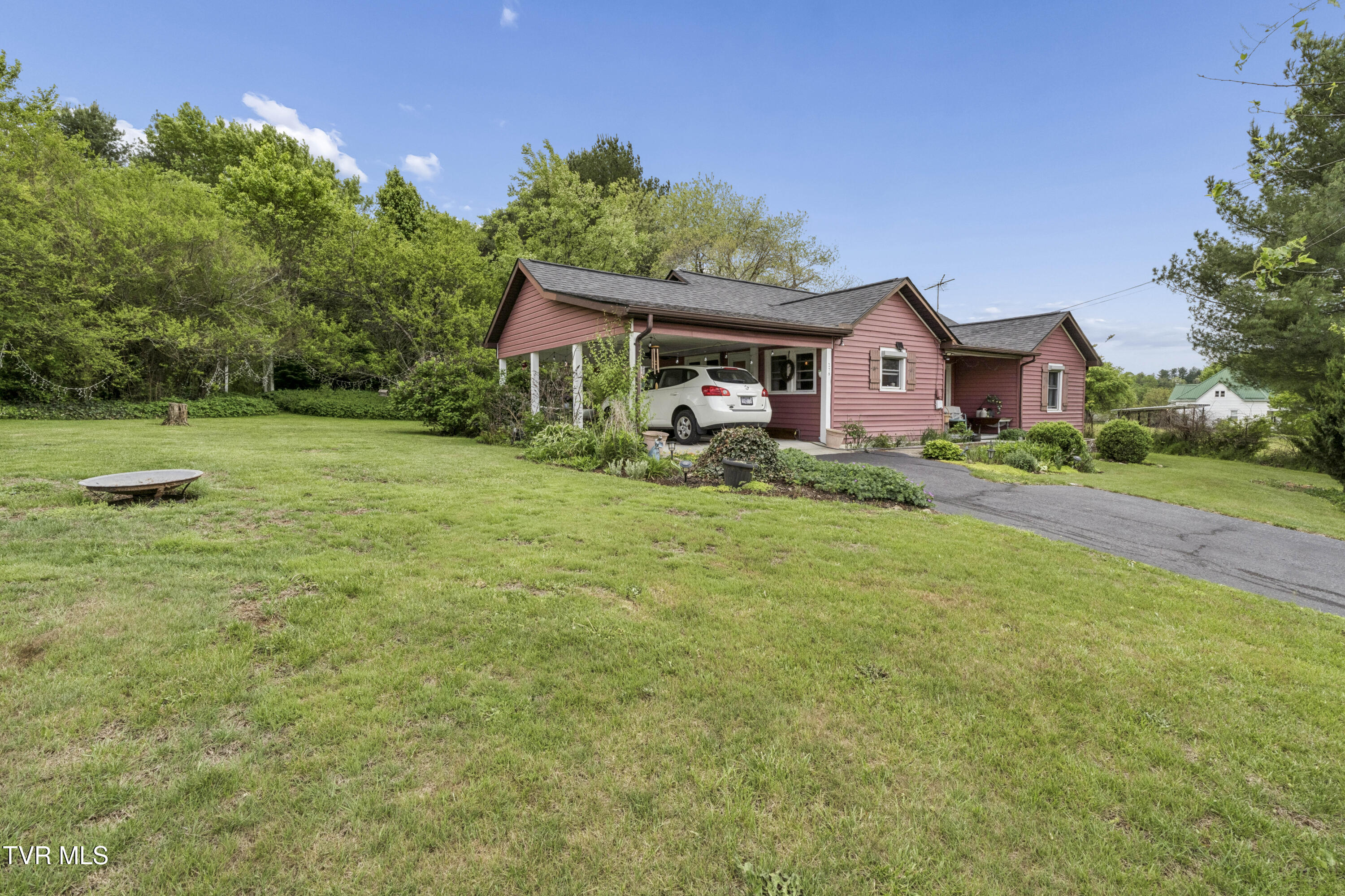 278 Old Butler Road Mountain City, TN 37683 - Photo 2 of 35 OldButler--31