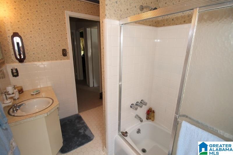 1041 Sharp Drive Birmingham, AL 35235 - Photo 14 of 20