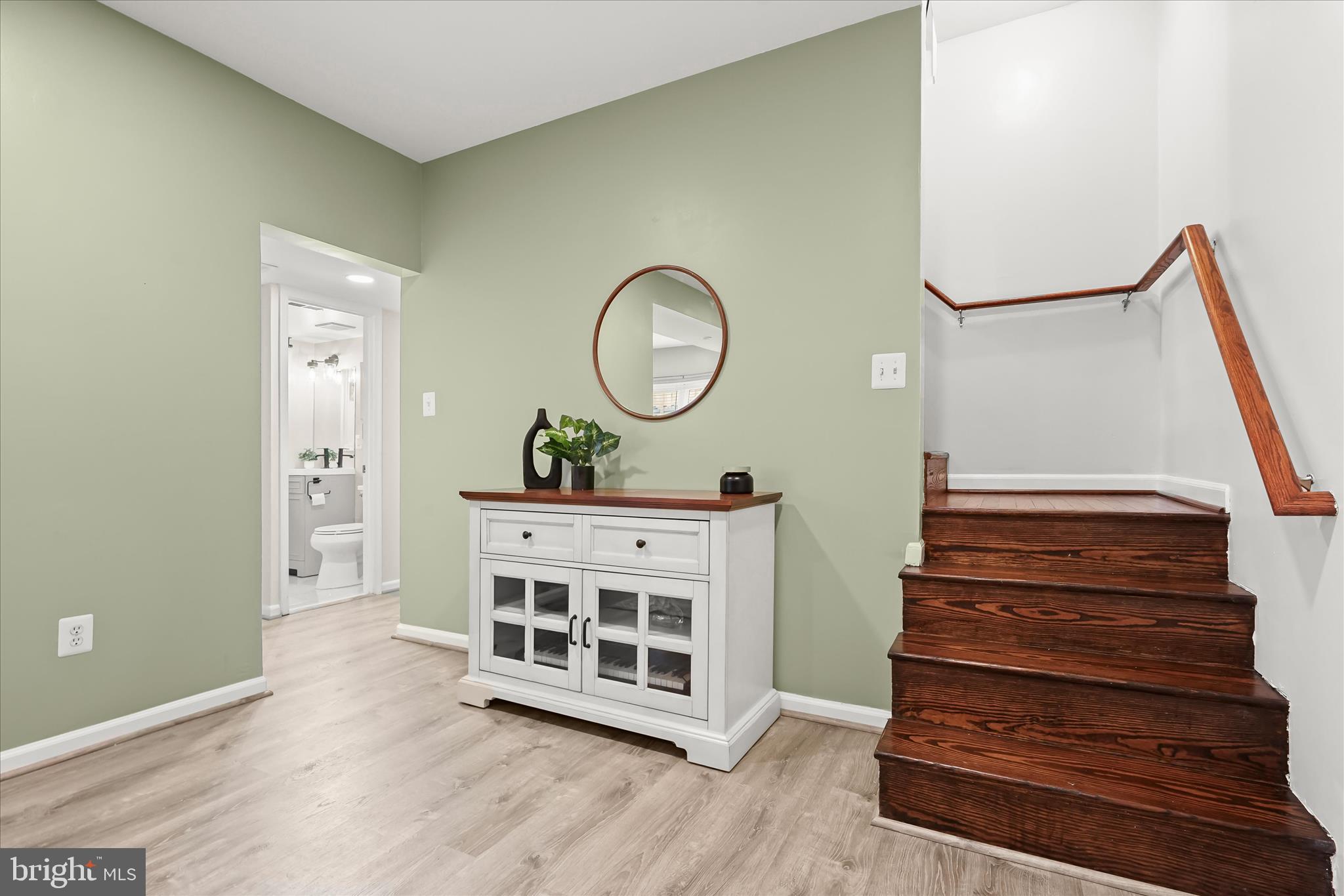 709 West Poplar Road Sterling, VA 20164 - Photo 23 of 44 709 W Poplar037