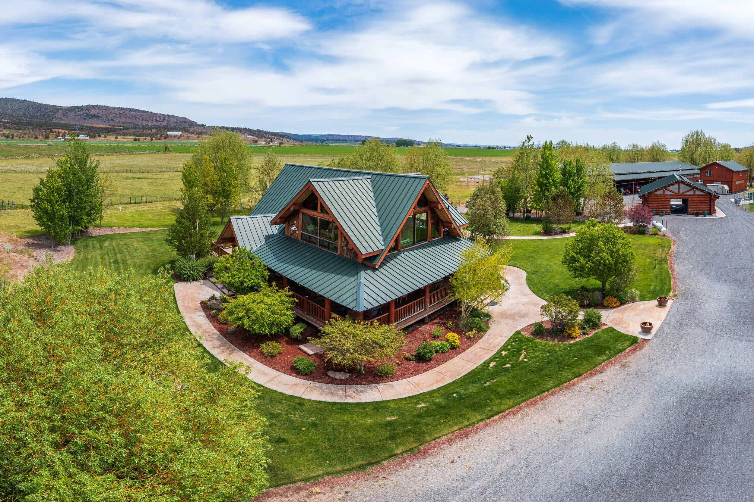 18010 Hill Road Klamath Falls, OR 97603 - Photo 13 of 57 08_18010HillRd-071