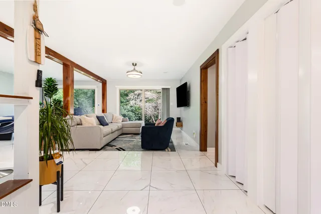 a picture of a wall with white wall with a white wall and a picture