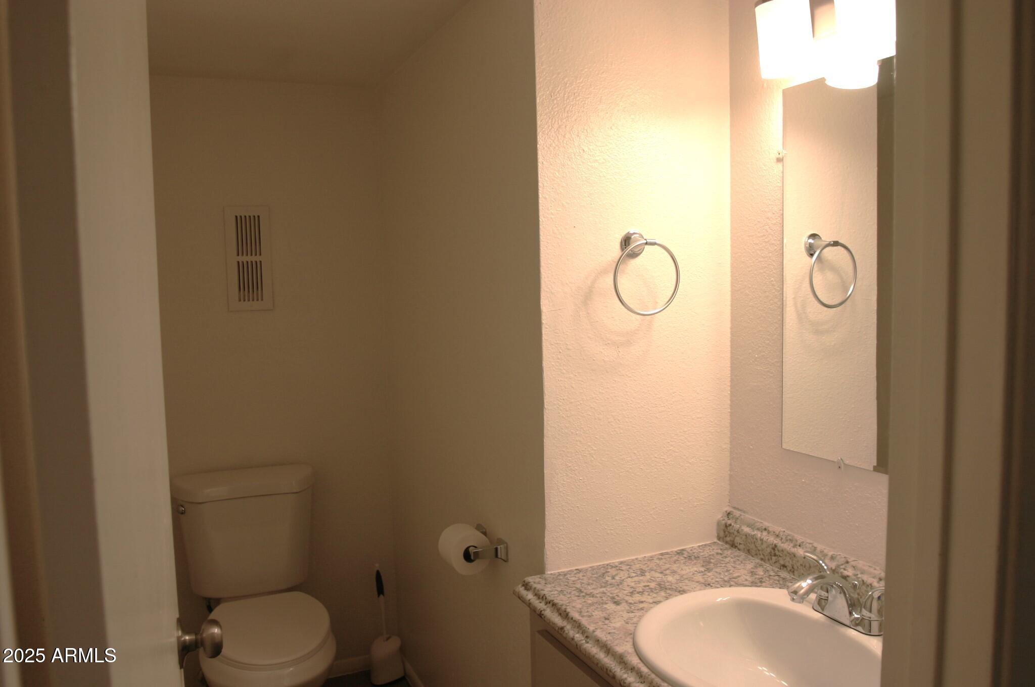 860 East Brown Road, Unit 8 Mesa, AZ 85203 - Photo 9 of 37 IMG_0024