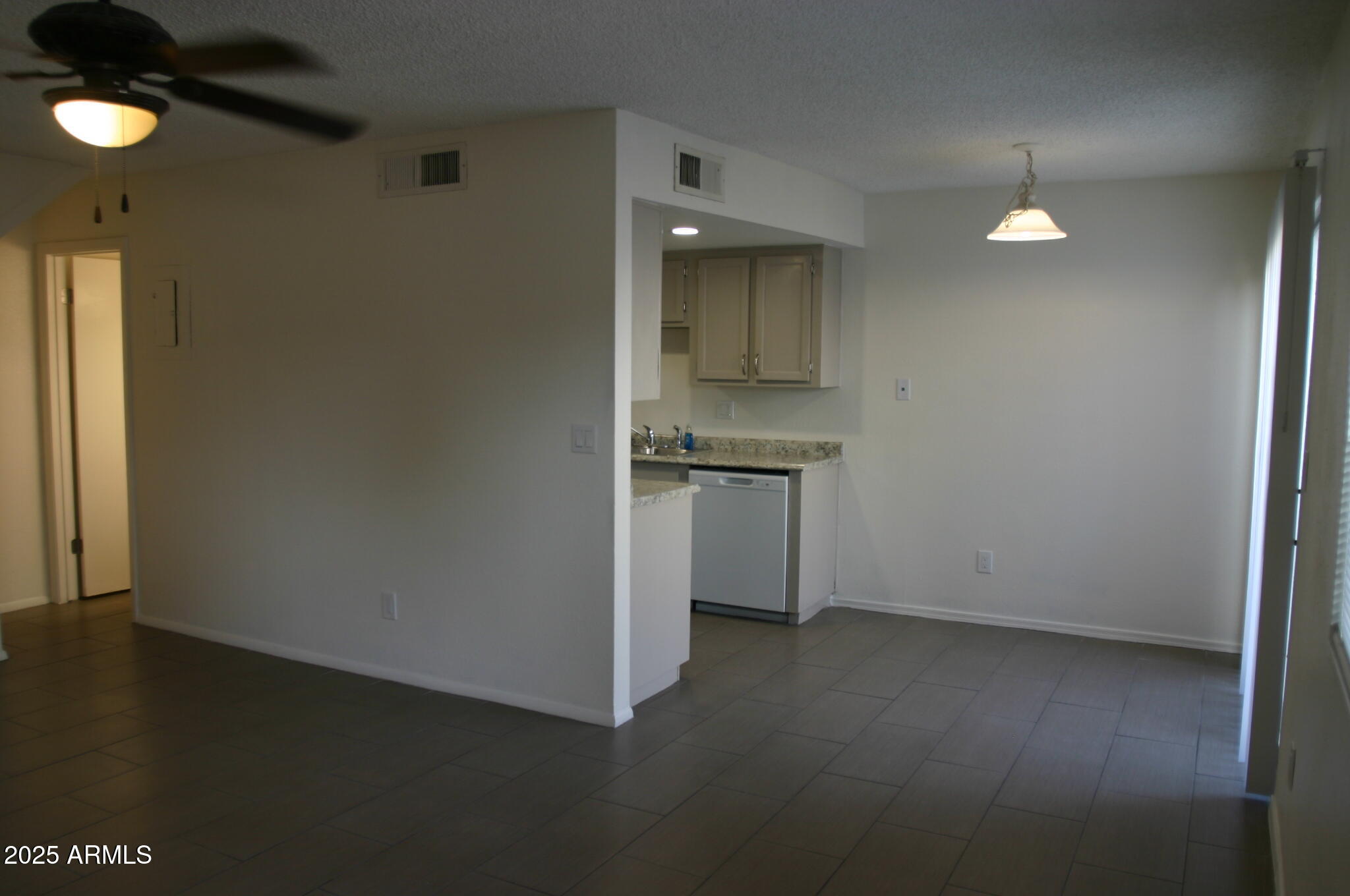 860 East Brown Road, Unit 8 Mesa, AZ 85203 - Photo 12 of 37 IMG_0028